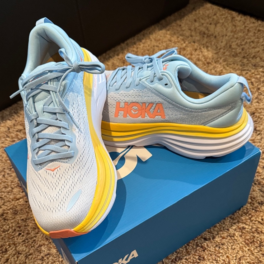 NIB Women’s Hoka Bondi 8, Size 9.5